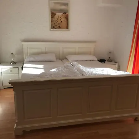 Fuer Vier Personen Im Erdgeschoss By Interhome *